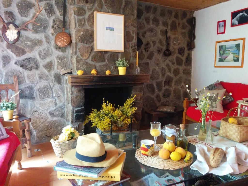 Hostal Refugio De Gredos Navarredonda de Gredos Exterior foto