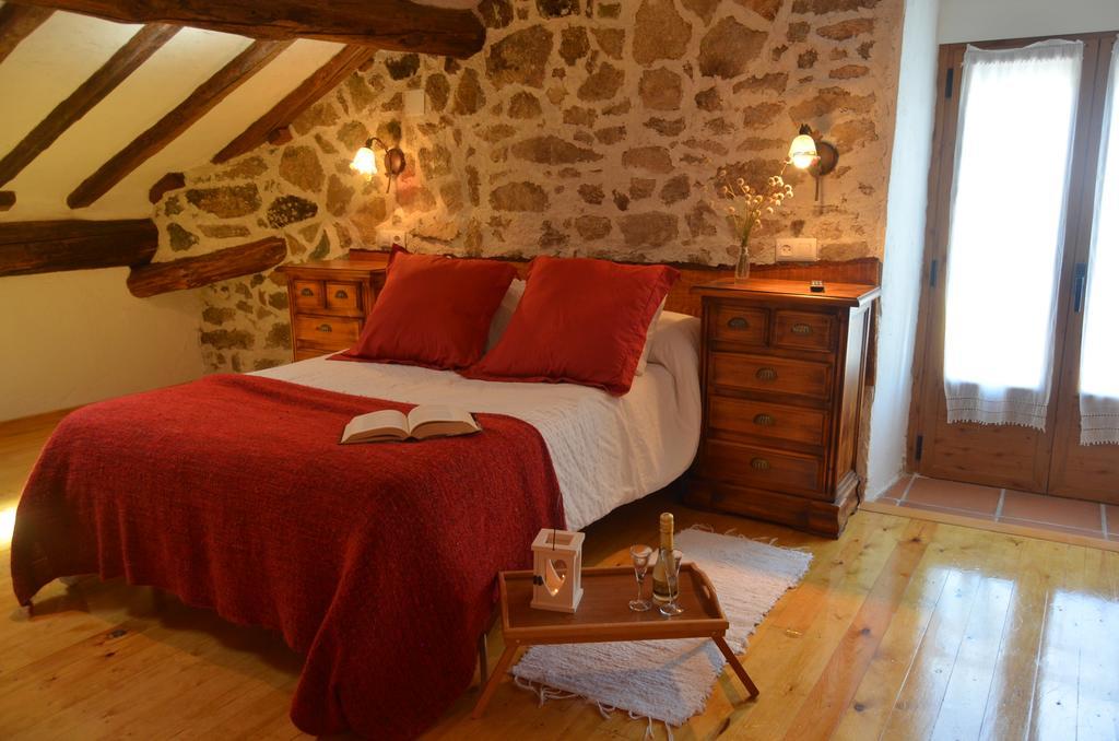 Hostal Refugio De Gredos Navarredonda de Gredos Exterior foto